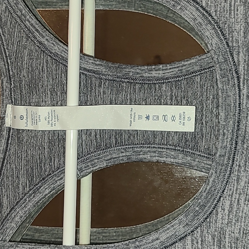 Lululemon Atletica Active Top, Color Gray, Size 6 🙂🙂🤩🤩 - Picture 5 of 11